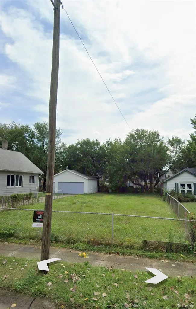 6736 Orchard Avenue Warren City MI 48091