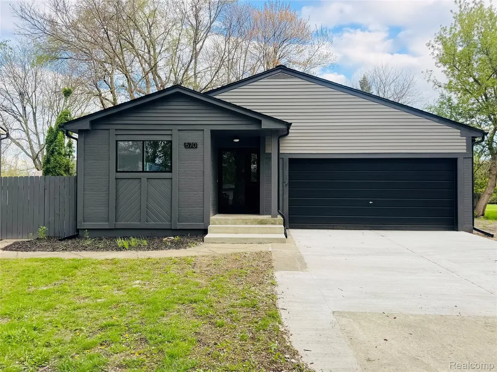 570 Hidden Ridge Drive Troy City MI 48083