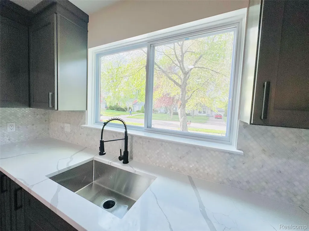 570 Hidden Ridge Drive Troy City MI 48083