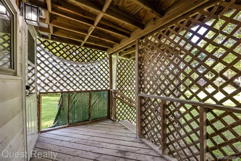 32660 Saint Vincent Avenue Warren City MI 48092