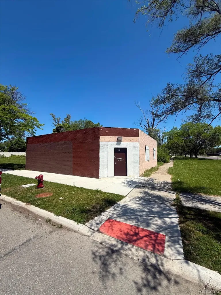 12901 Kelly Road Detroit City MI 48224