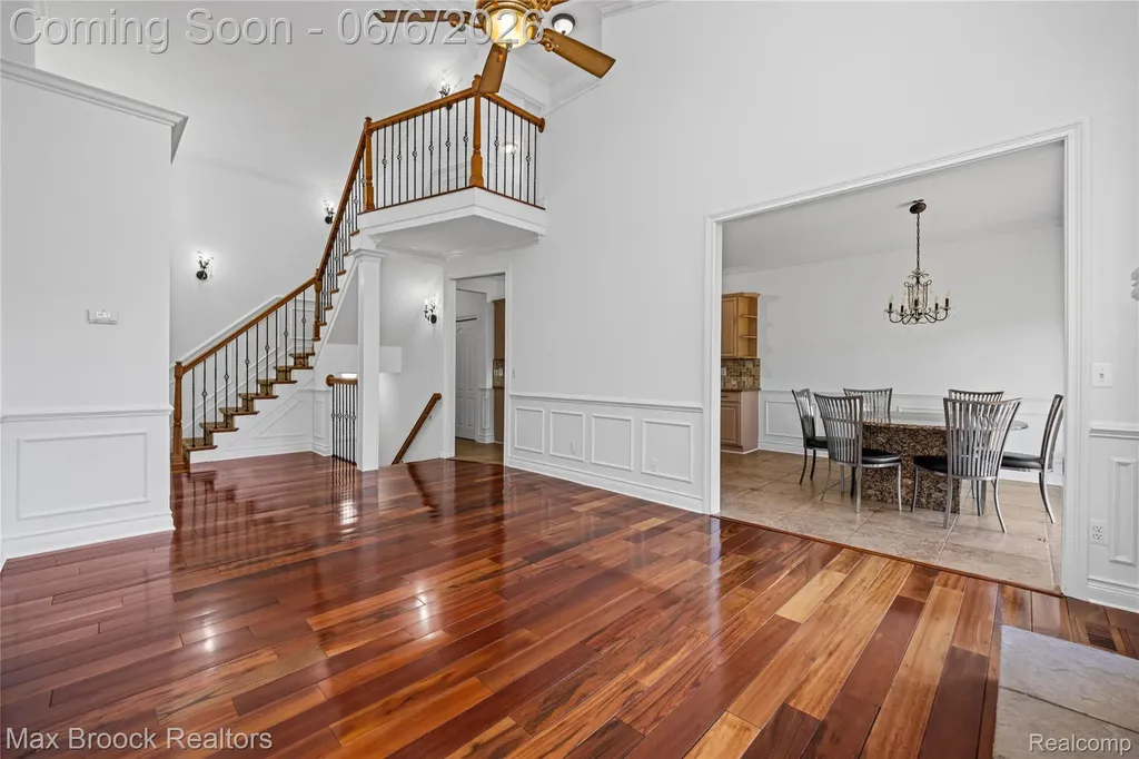 1723 Pine Forest Drive Commerce Charter Township MI 48390
