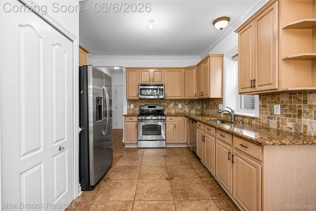 1723 Pine Forest Drive Commerce Charter Township MI 48390