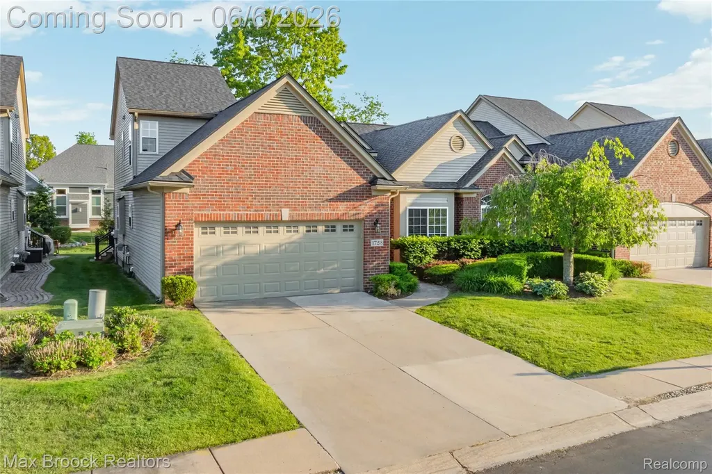 1723 Pine Forest Drive Commerce Charter Township MI 48390
