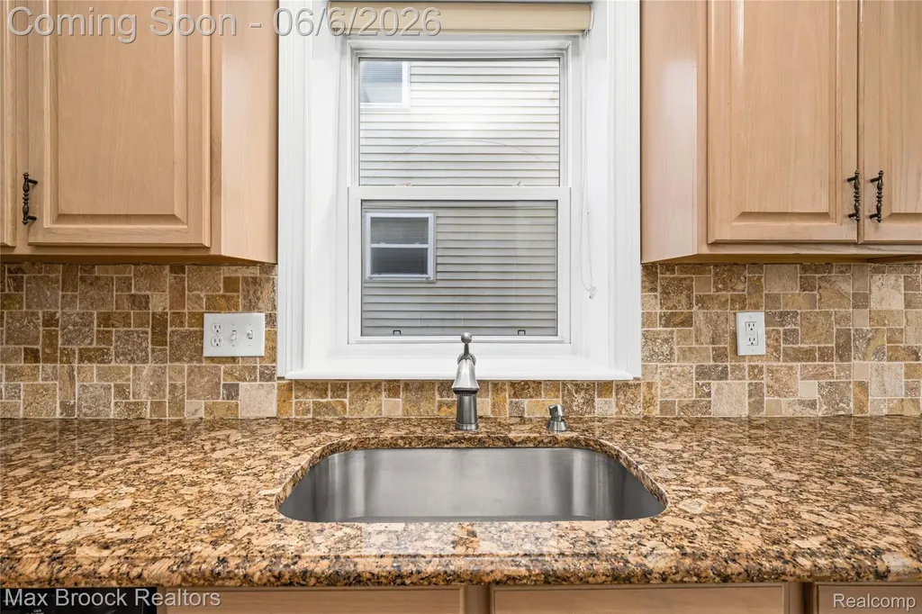 1723 Pine Forest Drive Commerce Charter Township MI 48390
