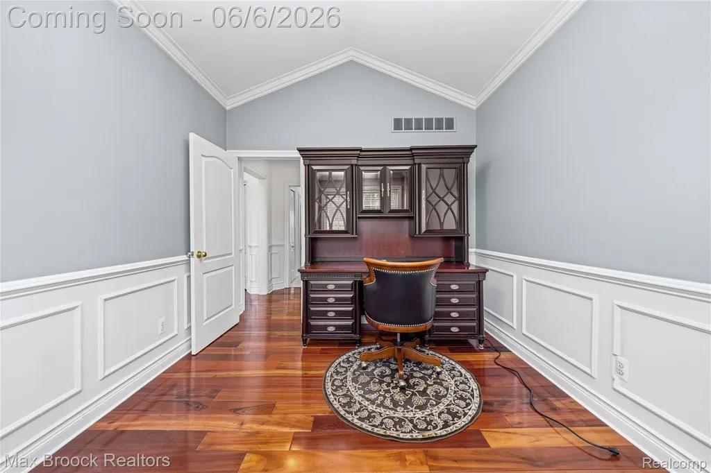 1723 Pine Forest Drive Commerce Charter Township MI 48390