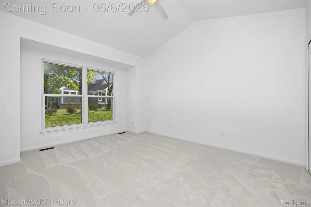 1723 Pine Forest Drive Commerce Charter Township MI 48390