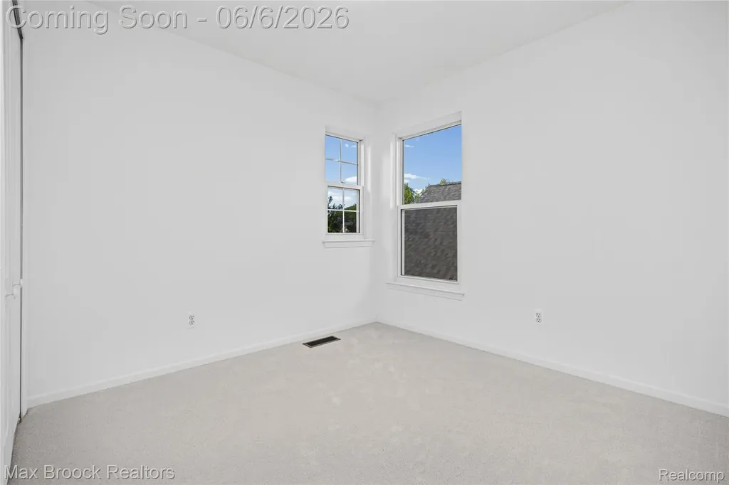 1723 Pine Forest Drive Commerce Charter Township MI 48390