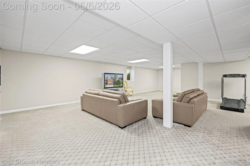1723 Pine Forest Drive Commerce Charter Township MI 48390