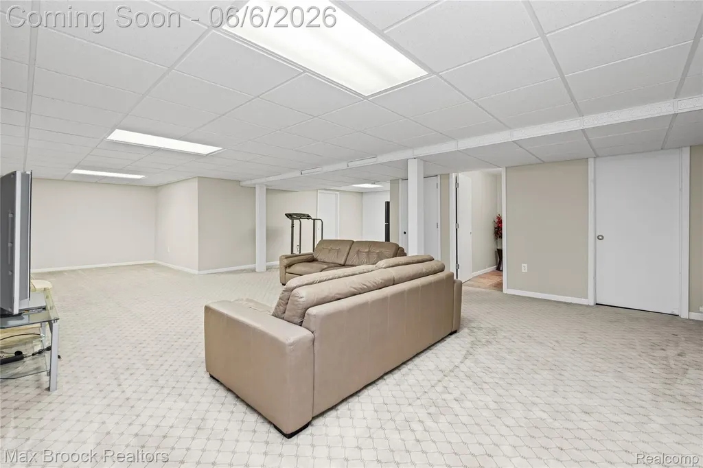 1723 Pine Forest Drive Commerce Charter Township MI 48390