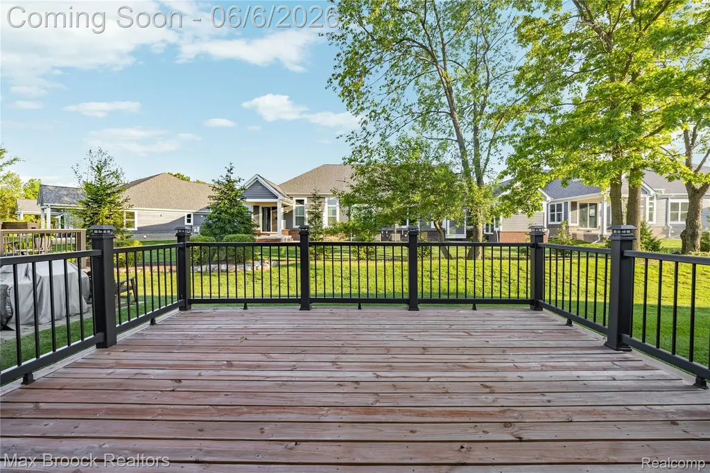 1723 Pine Forest Drive Commerce Charter Township MI 48390