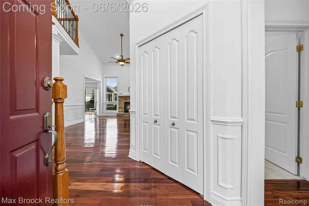 1723 Pine Forest Drive Commerce Charter Township MI 48390