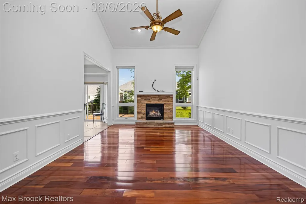 1723 Pine Forest Drive Commerce Charter Township MI 48390