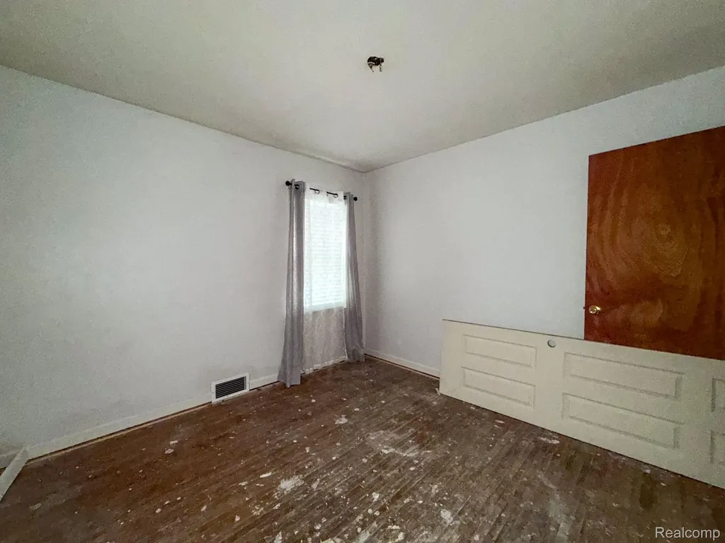 13594 Grandmont Avenue Detroit City MI 48227