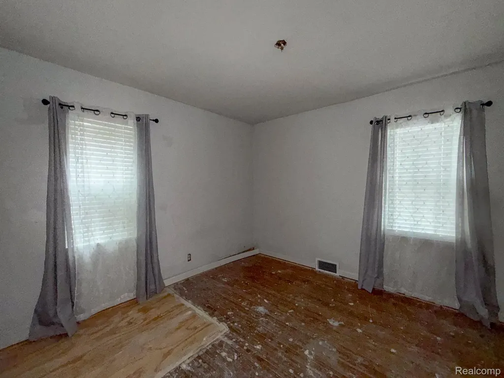 13594 Grandmont Avenue Detroit City MI 48227