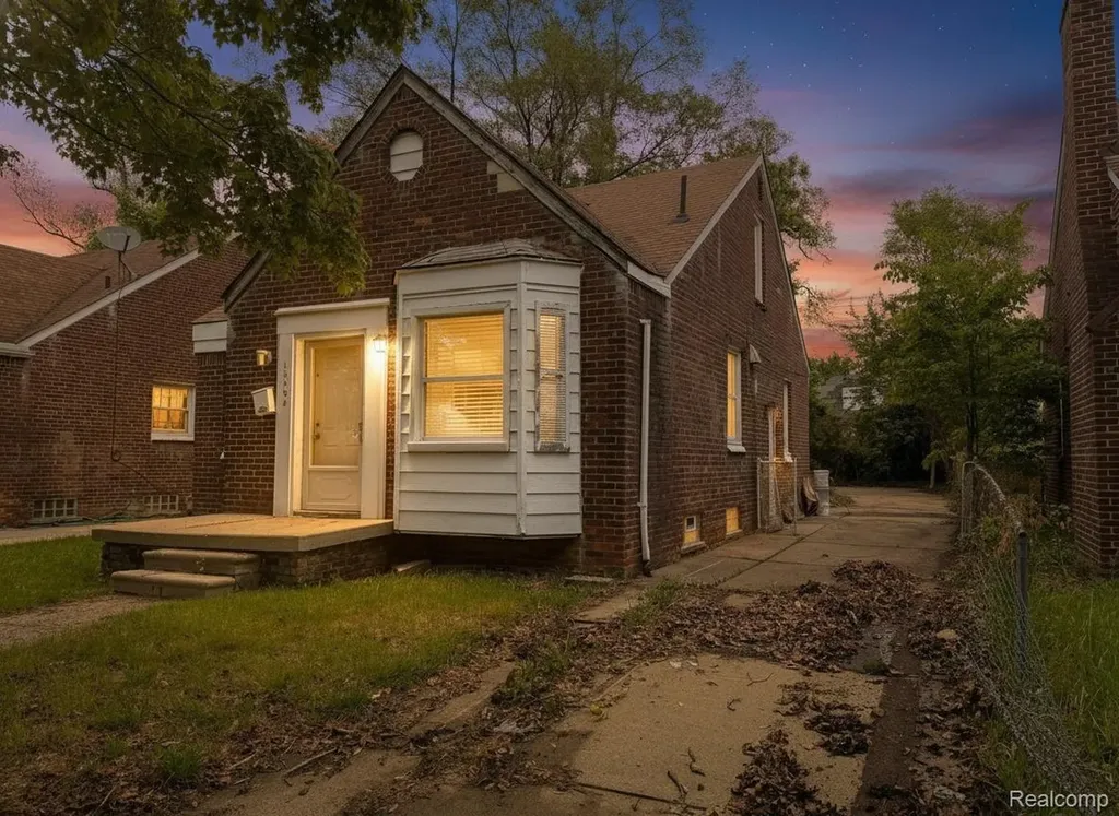 13594 Grandmont Avenue Detroit City MI 48227