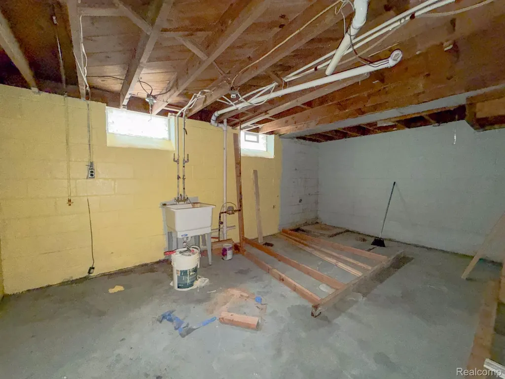 13594 Grandmont Avenue Detroit City MI 48227
