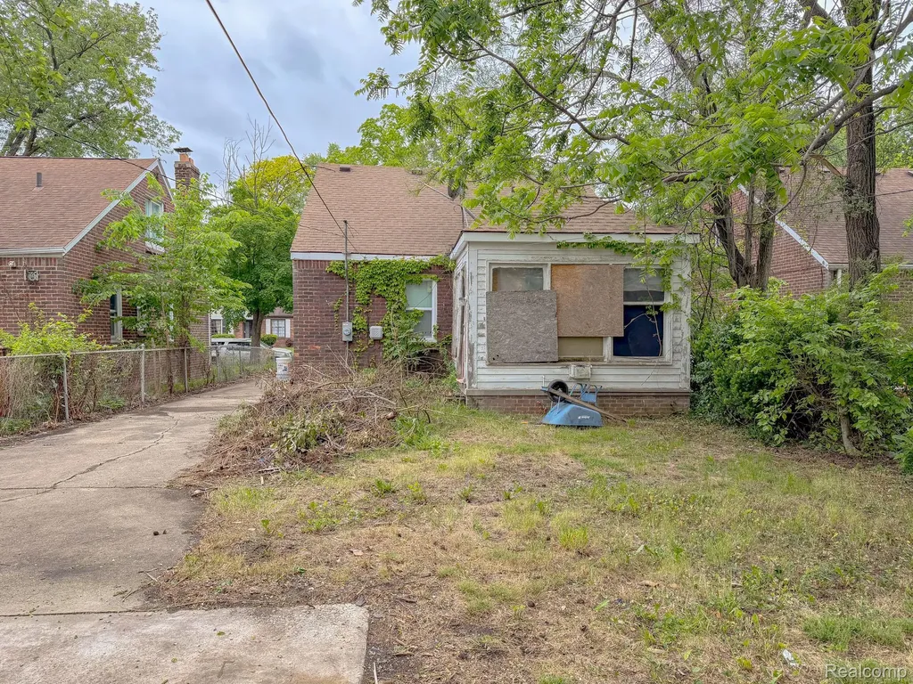 13594 Grandmont Avenue Detroit City MI 48227