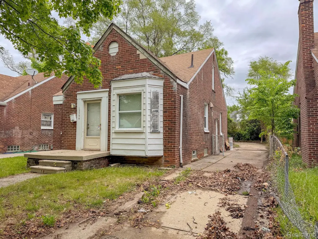 13594 Grandmont Avenue Detroit City MI 48227