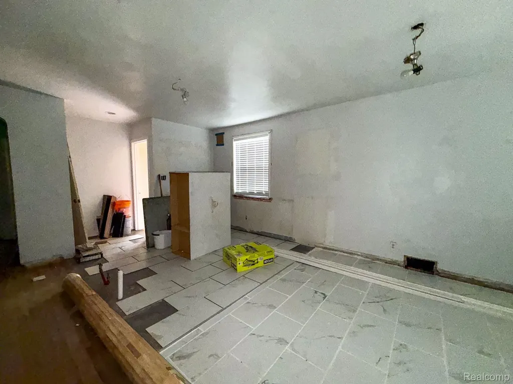 13594 Grandmont Avenue Detroit City MI 48227