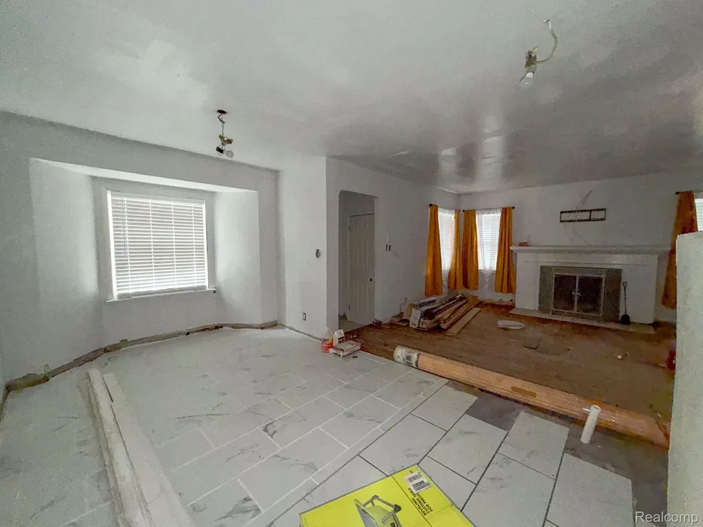 13594 Grandmont Avenue Detroit City MI 48227