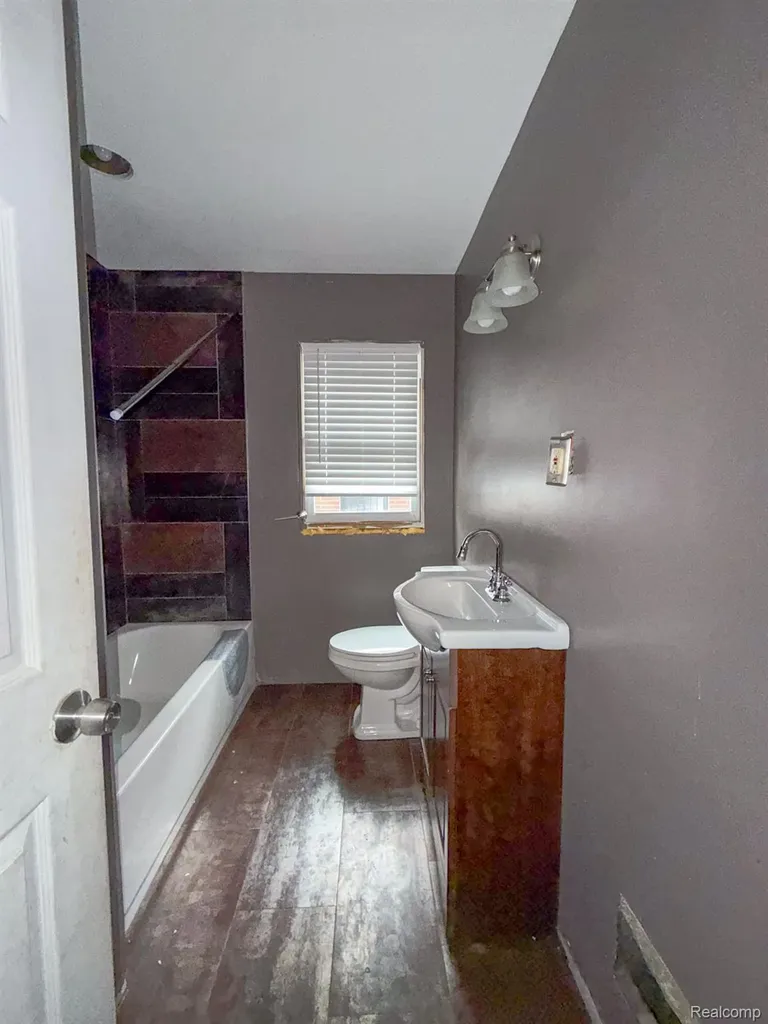 13594 Grandmont Avenue Detroit City MI 48227