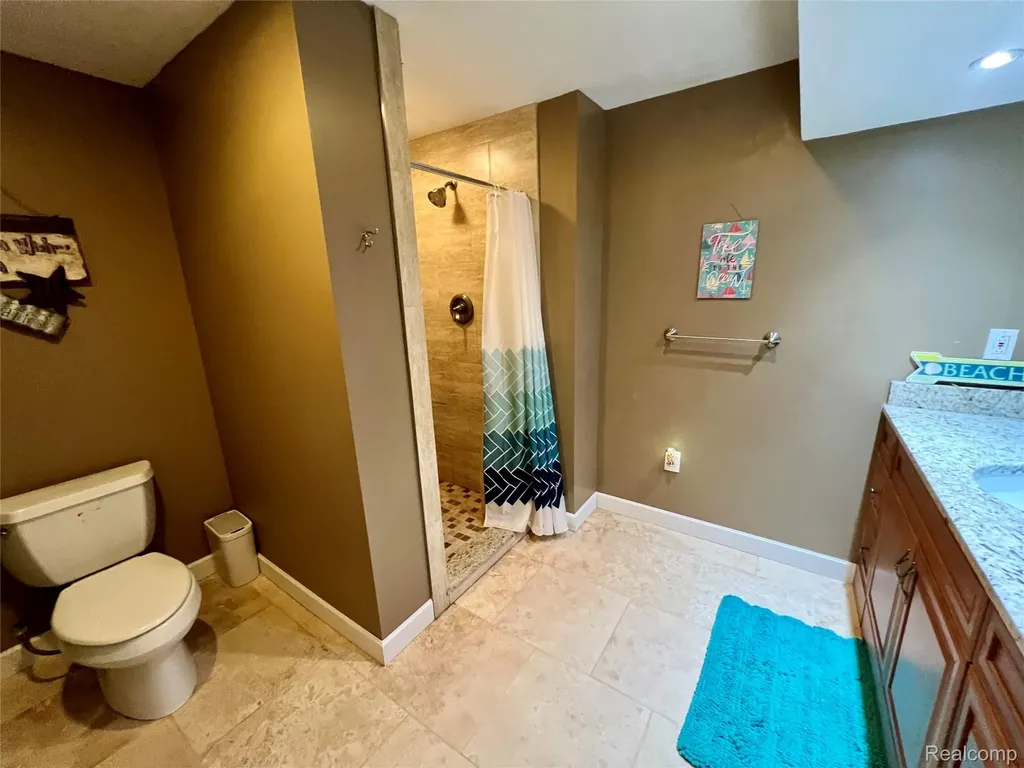 57572 Suffield Drive Washington Township MI 48094