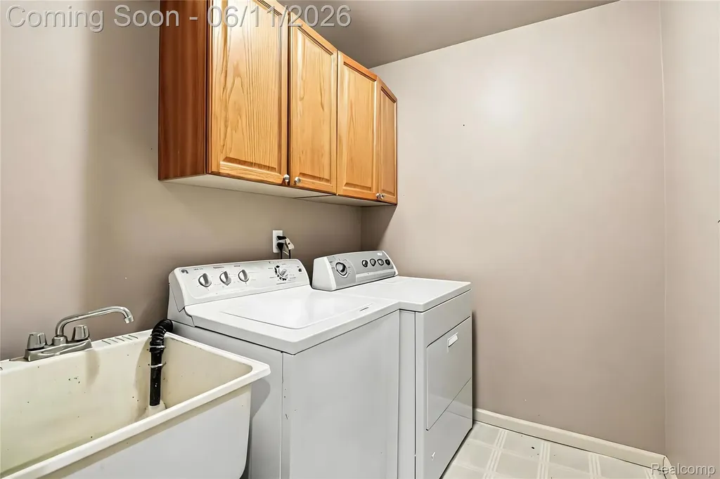 57572 Suffield Drive Washington Township MI 48094