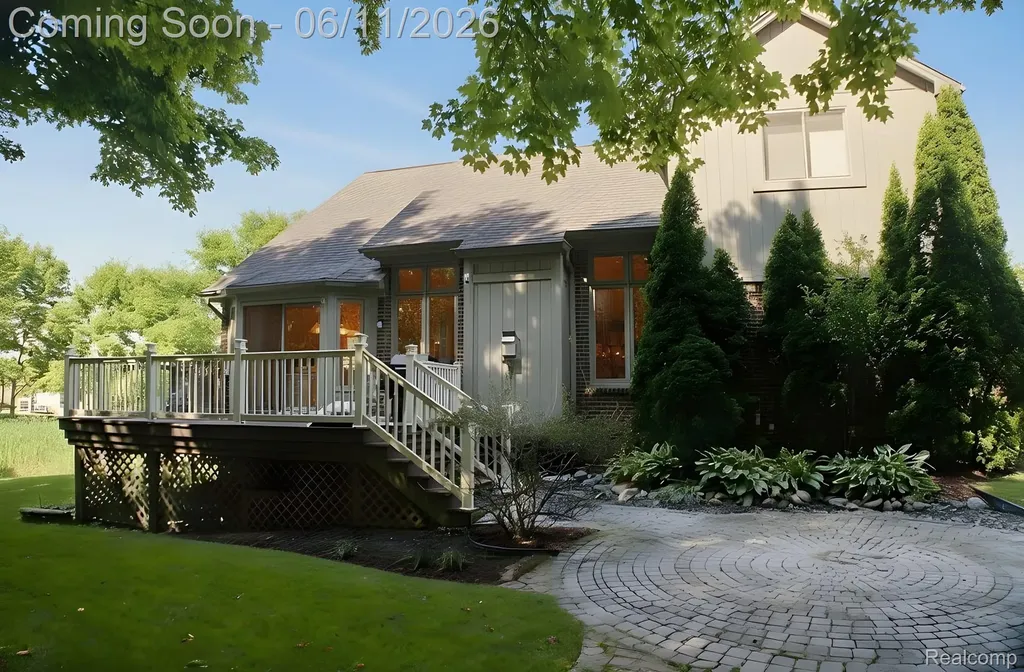 57572 Suffield Drive Washington Township MI 48094