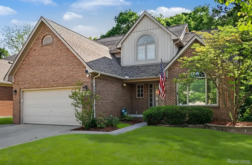 57572 Suffield Drive Washington Township MI 48094