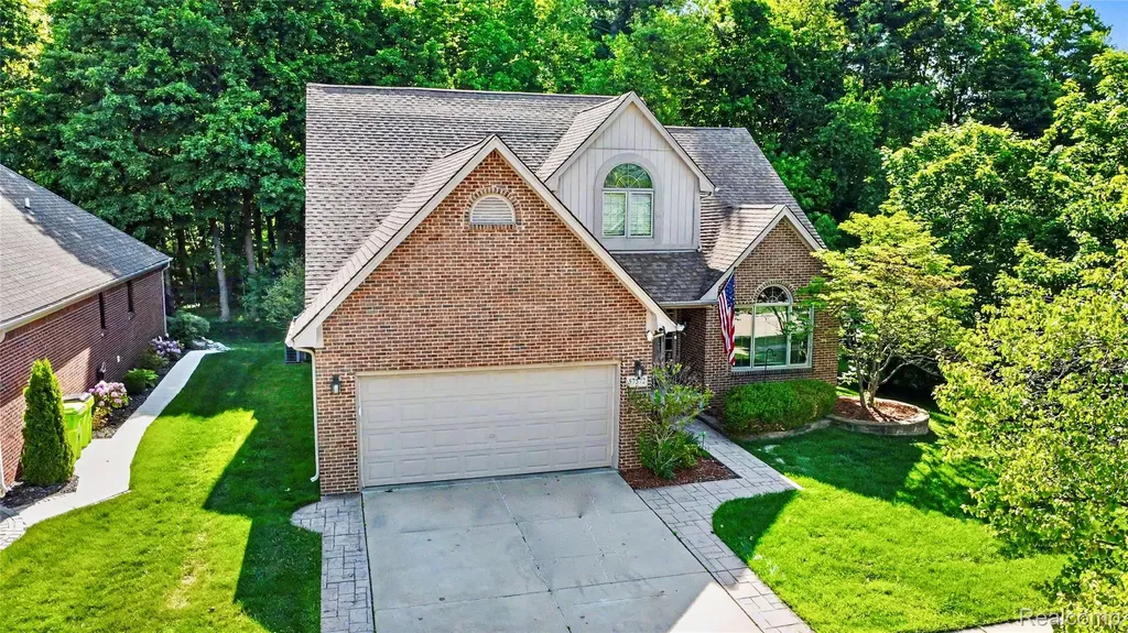 57572 Suffield Drive Washington Township MI 48094