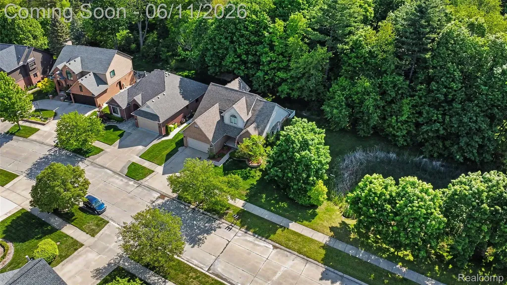 57572 Suffield Drive Washington Township MI 48094