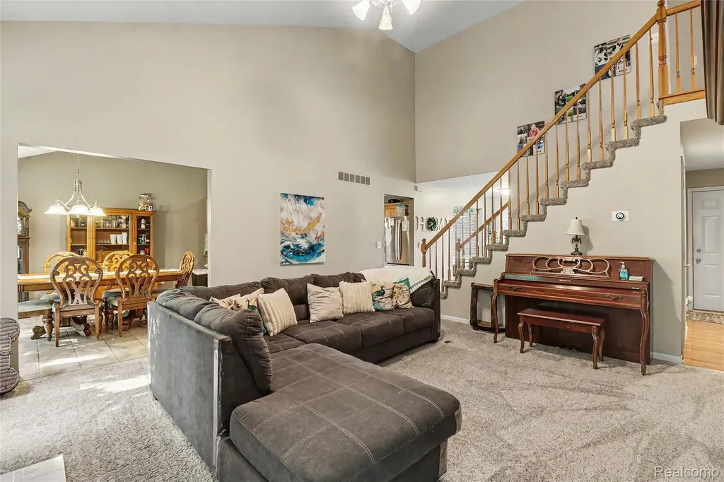 57572 Suffield Drive Washington Township MI 48094