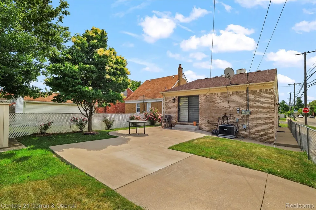 5296 Chase Road Dearborn City MI 48126
