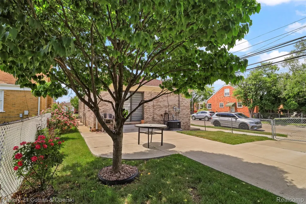 5296 Chase Road Dearborn City MI 48126