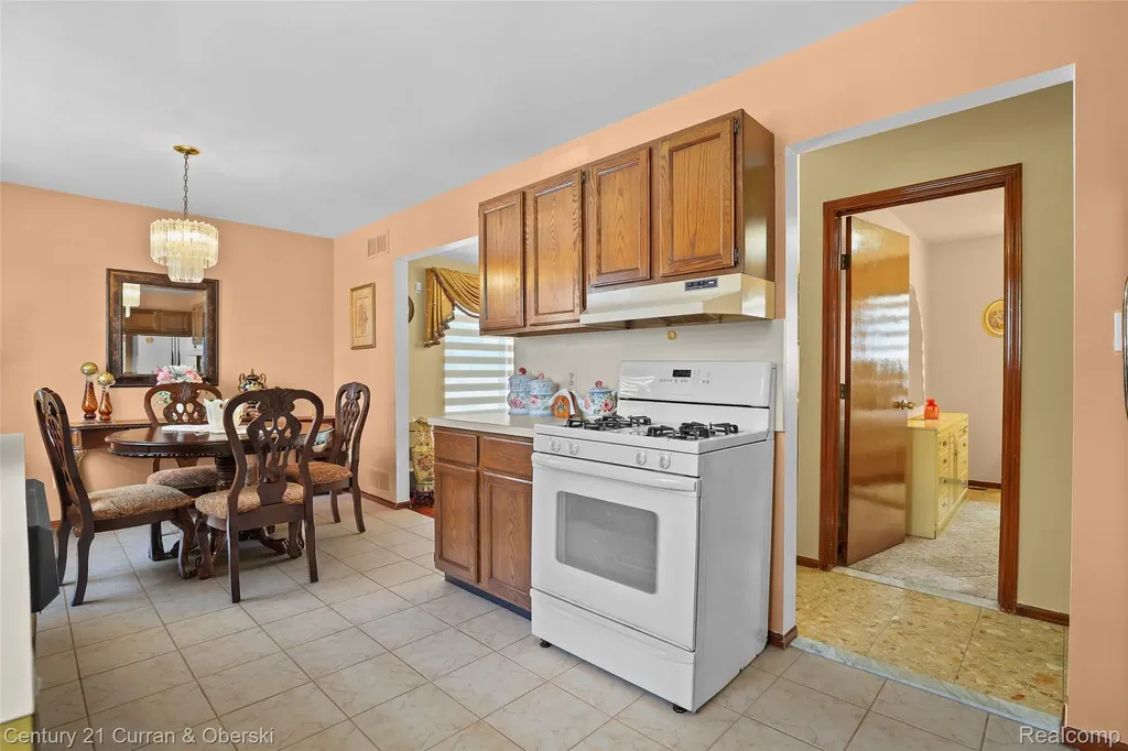5296 Chase Road Dearborn City MI 48126
