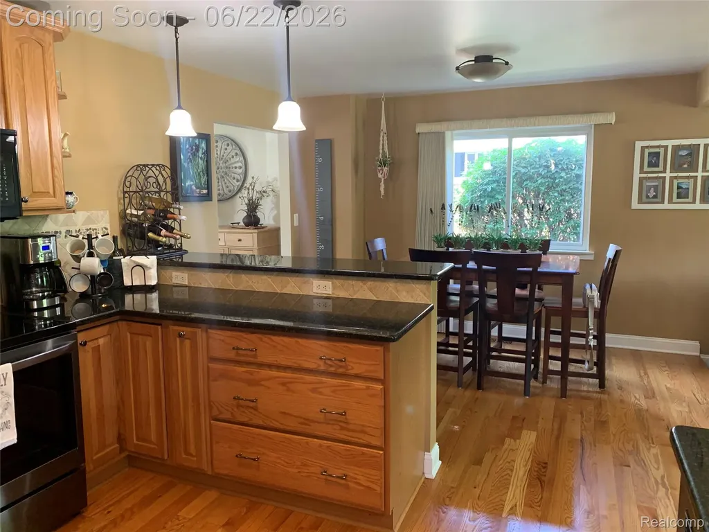 38420 Mason Street Livonia City MI 48154