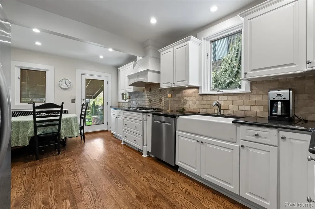 2009 Northwood Boulevard Royal Oak City MI 48073