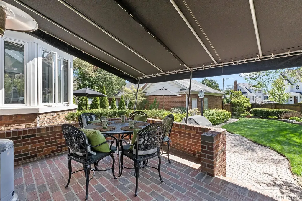 2009 Northwood Boulevard Royal Oak City MI 48073