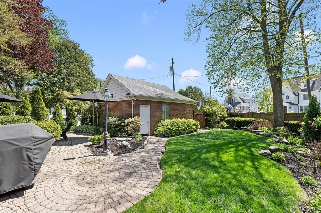 2009 Northwood Boulevard Royal Oak City MI 48073