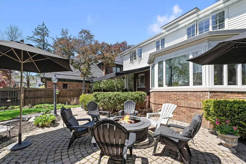 2009 Northwood Boulevard Royal Oak City MI 48073