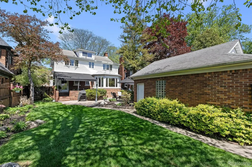 2009 Northwood Boulevard Royal Oak City MI 48073