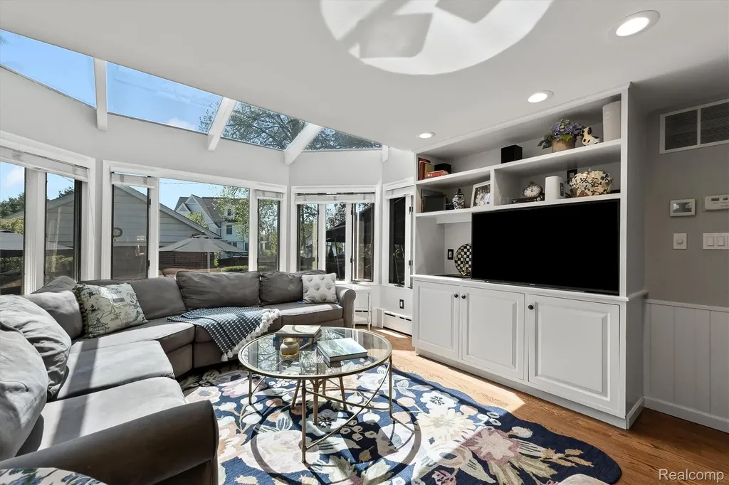 2009 Northwood Boulevard Royal Oak City MI 48073