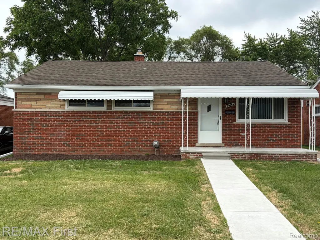 25184 Collingwood Street Roseville City MI 48066