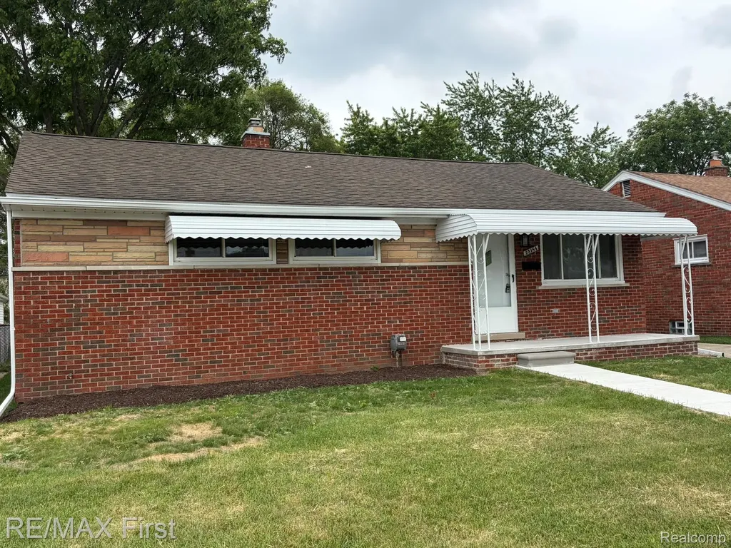 25184 Collingwood Street Roseville City MI 48066