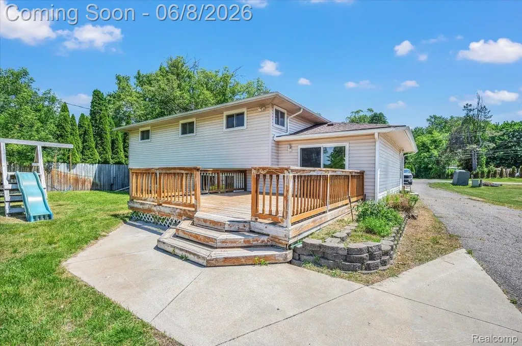 730 Bogie Lake Road White Lake Charter Township MI 48383