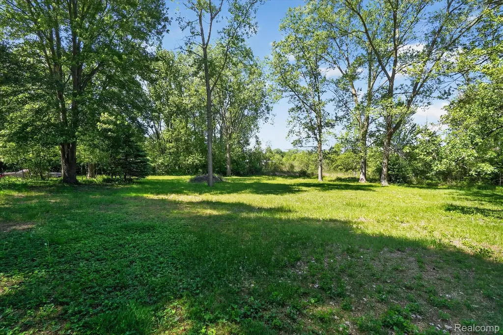 2091 N Irish Road Davison Township MI 48423