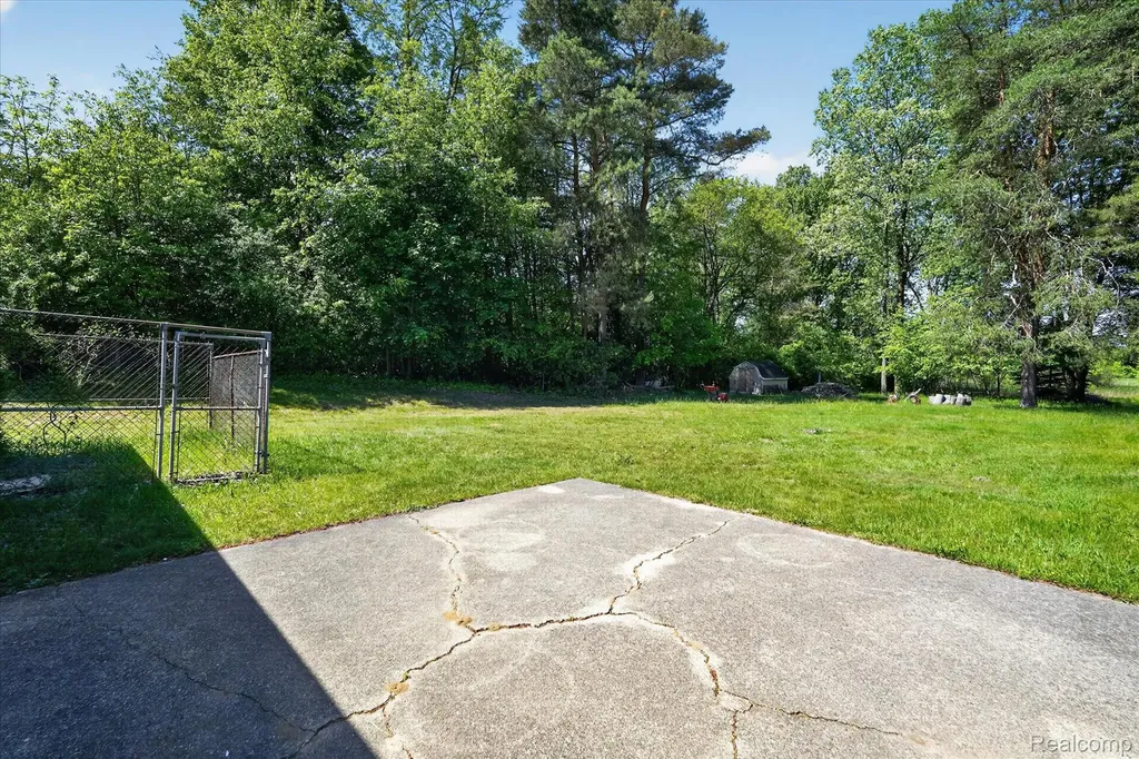 2091 N Irish Road Davison Township MI 48423