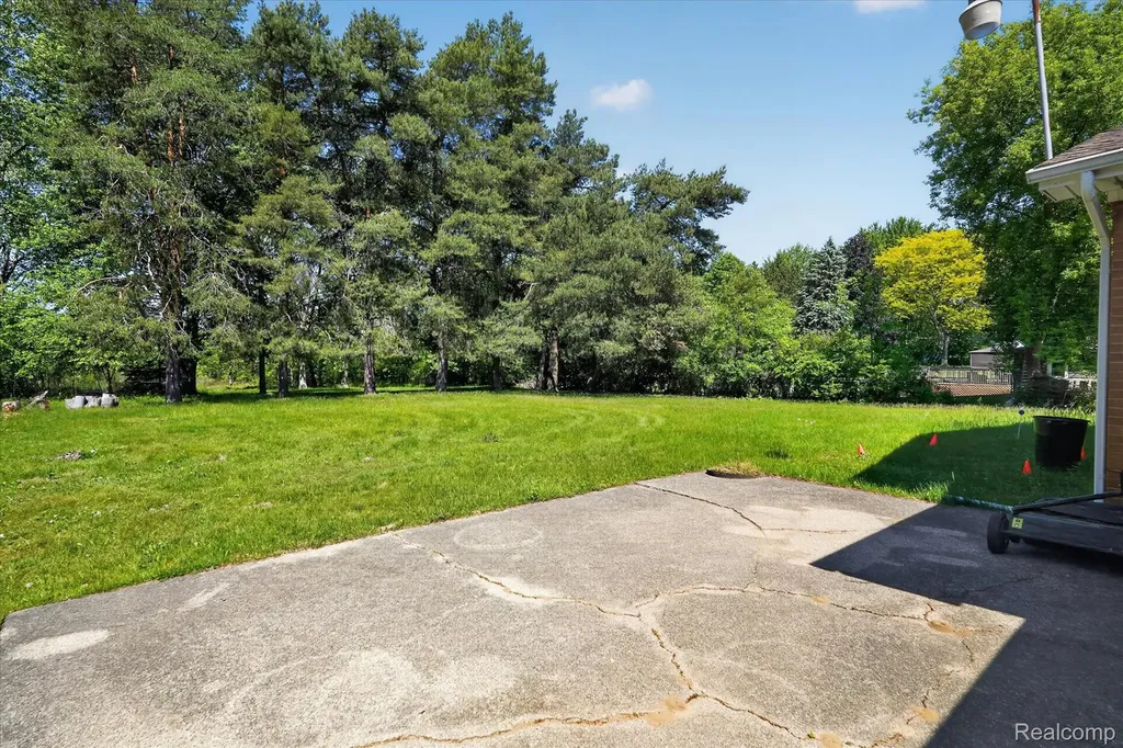 2091 N Irish Road Davison Township MI 48423