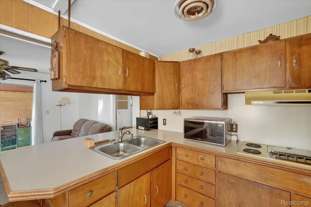 2091 N Irish Road Davison Township MI 48423